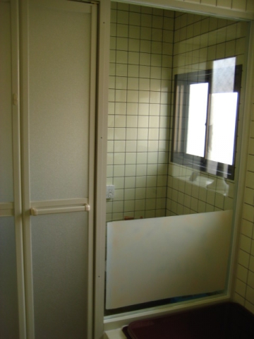 【蟹江学戸店】愛西市Ｕ様邸 サッシ取替え、浴室間仕切り取り付け工事